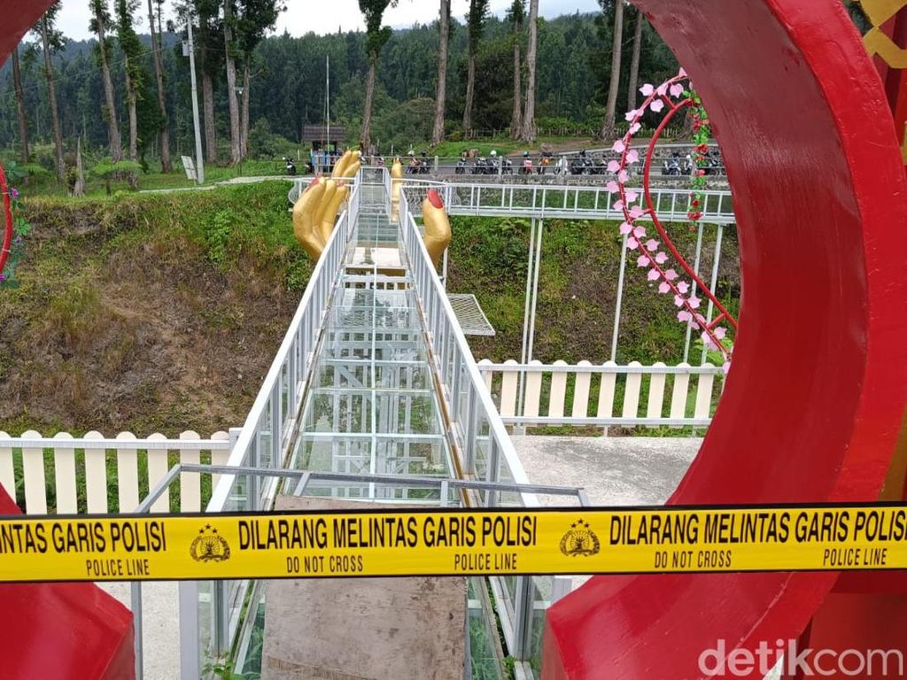 Miris! Baru 1 Wahana Jembatan Kaca di Banyumas yang Punya Sertifikasi Pemda